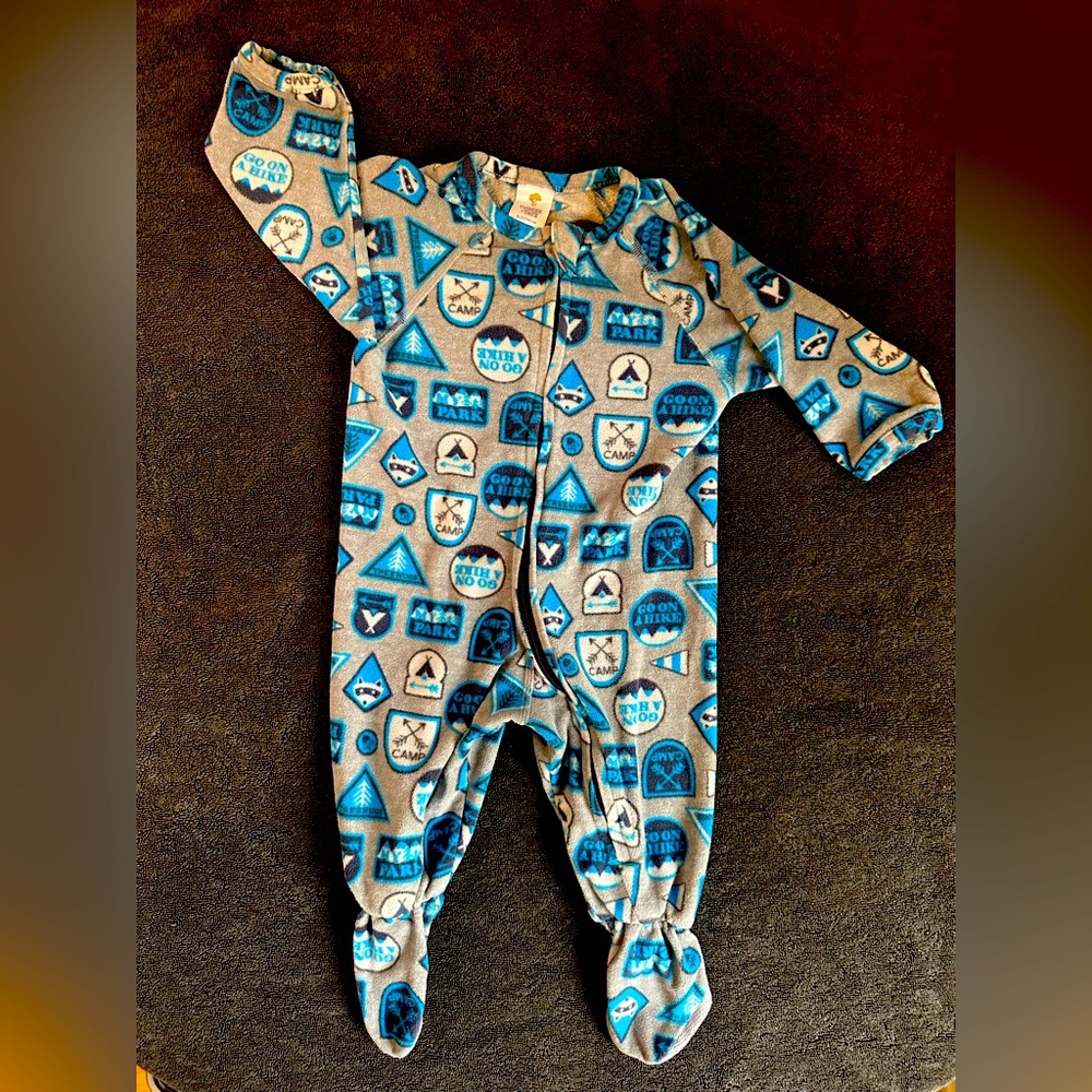 Tucker Tate 6-9 Fleece pajamas GUC